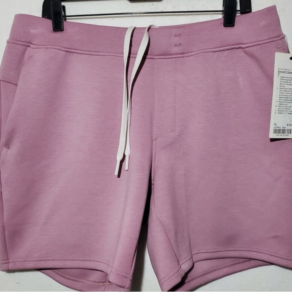Lululemon Smooth Spacer Short 7" Purple 
Men Large